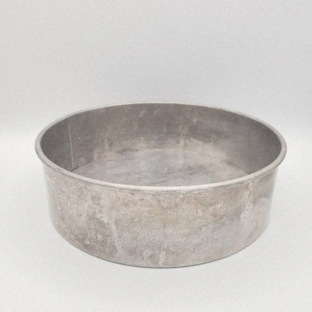 Vintage Aluminum 9 inch Springform Pan with Unique‎ Brass Side Clip